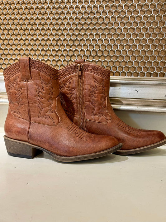 The Pistol Bootie - Cognac