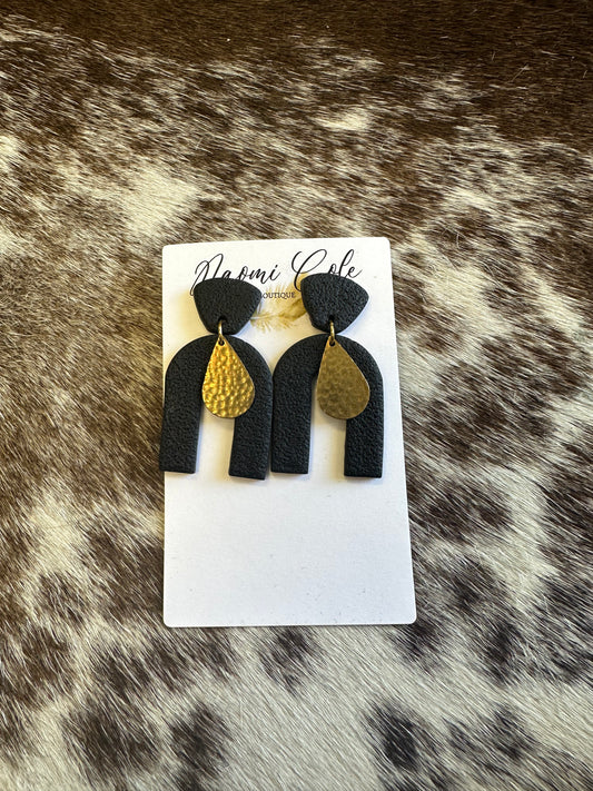 U shaped Black and Gold earrings T